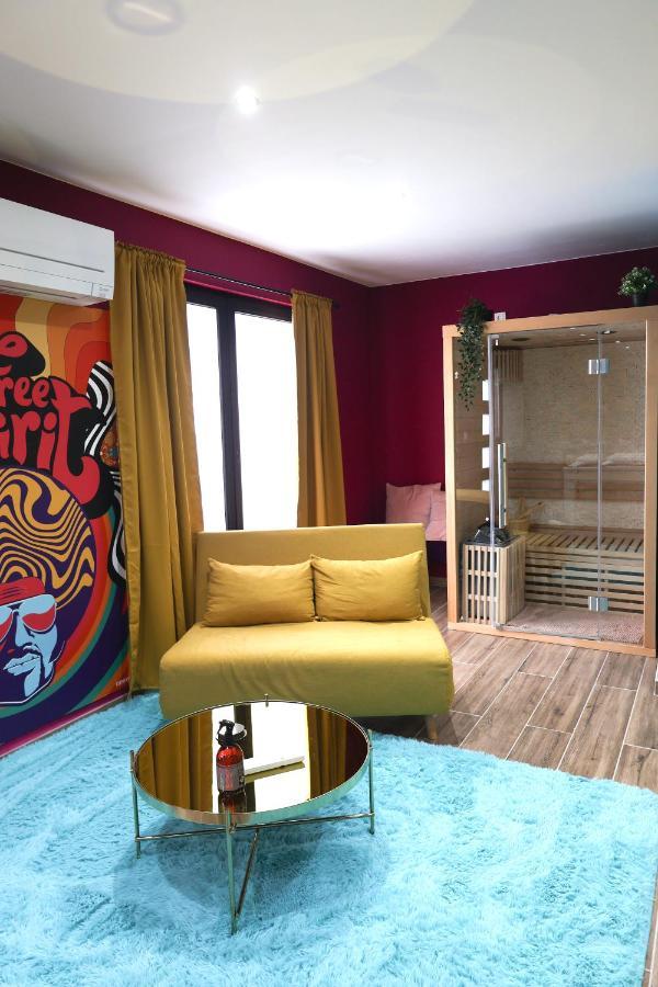 Capsule Groovy-Jacuzzi-Sauna-Billard-Netflix- Nintendo Switch & Jeux Mons  Exterior foto
